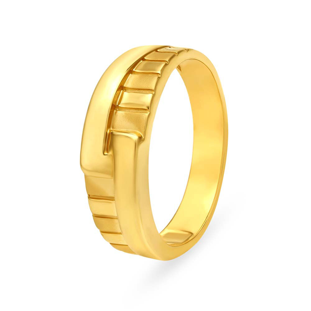 Bold Glossy Diamond and Gold Finger Ring for Men